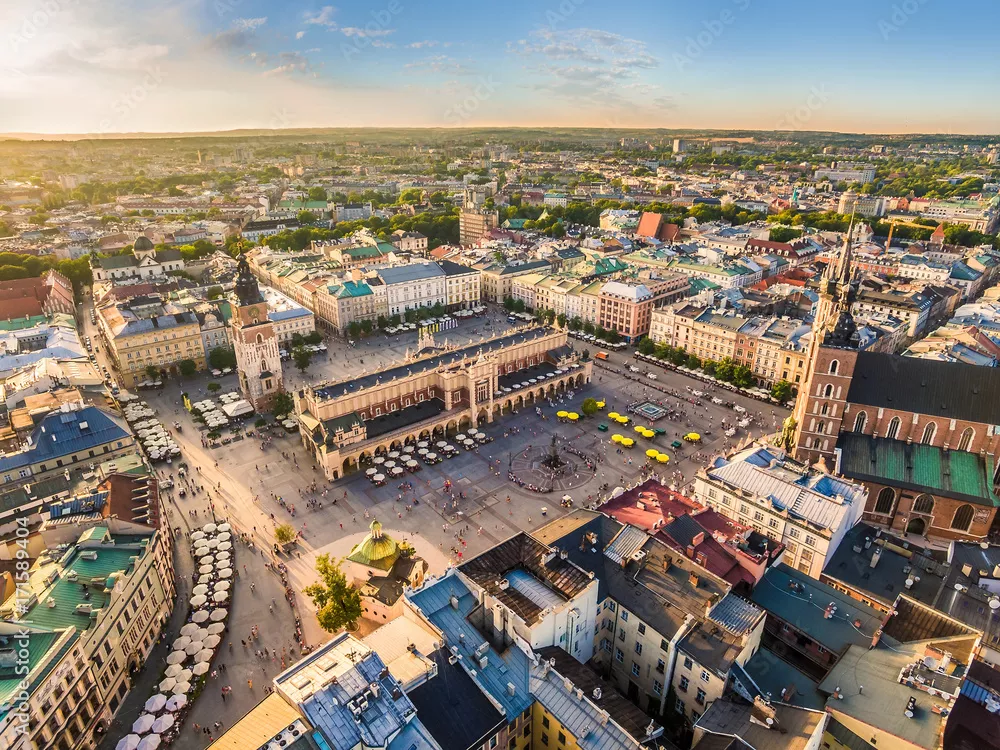 Krakowski Rynek już nigdy nie będzie taki sam? Kontrowersyjny projekt podzielił mieszkańców i ekspertów 2 1000066449