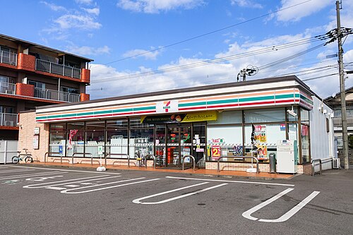 500px 7 Eleven Oita Matsubaramachi Store