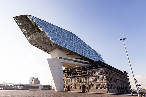 Antwerpia skrywa więcej niż diamenty! Niezwykła historia, o której mało kto słyszał 3 500px Antwerp port house 34504832790