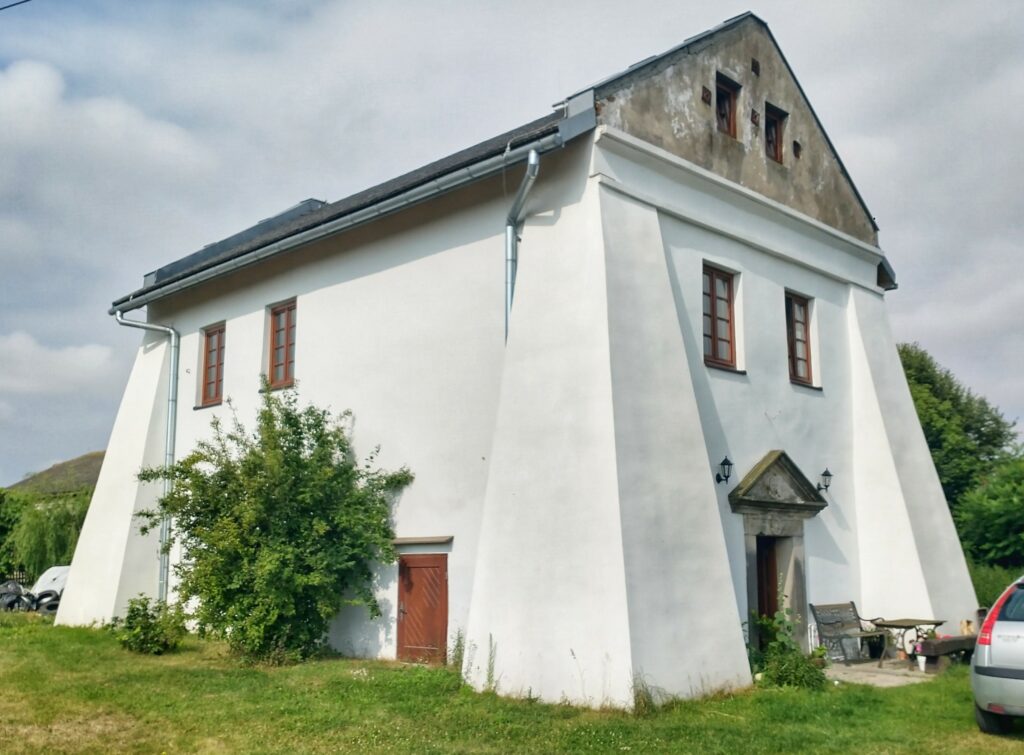 Szlaki Ariańskie – podróż śladami Braci Polskich 8 MOs810 WG 25 2024 Kielce Wisla Arian church in Ublinek 03 1